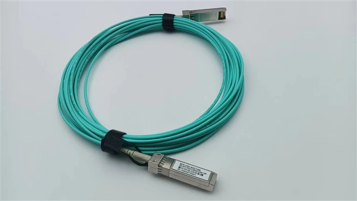 40G QSFP+ Cable Ottiku Attiv (AOC)