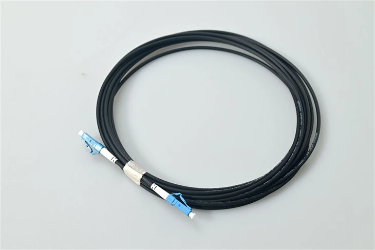 LC UPC Simplex Iswed Singlemode Fiber Patch Cable għal Konnessjonijiet SFF ta