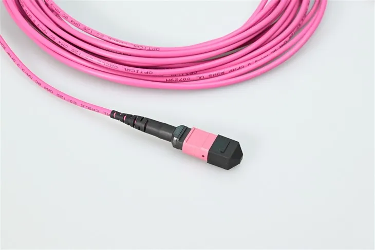 FIBER OPTIC PATCH CORD MTP TO LC UPC 8CORE OM4 3.0MM